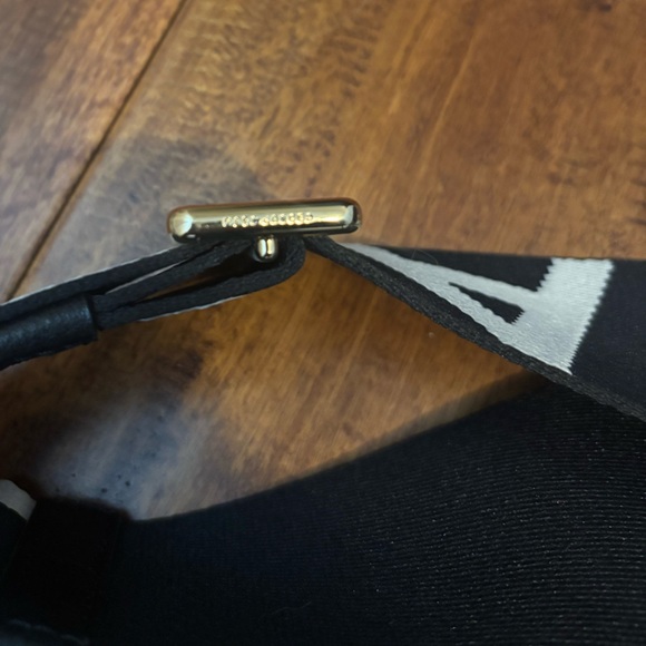 NWOT Marc Jacobs Black and White Logo Webbing Strap - Picture 6 of 7